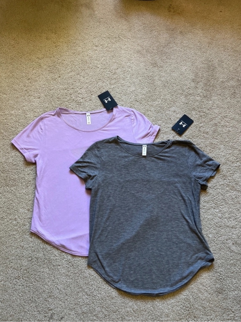 Under Armour Lavender & Charcoal Scoop Neck Topsx2 size XS